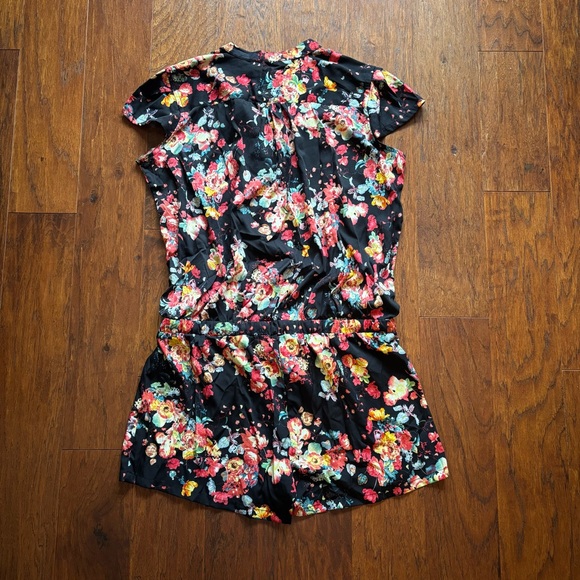 Harmony & Havoc Black Floral Romper – Size M/L - Picture 2 of 5